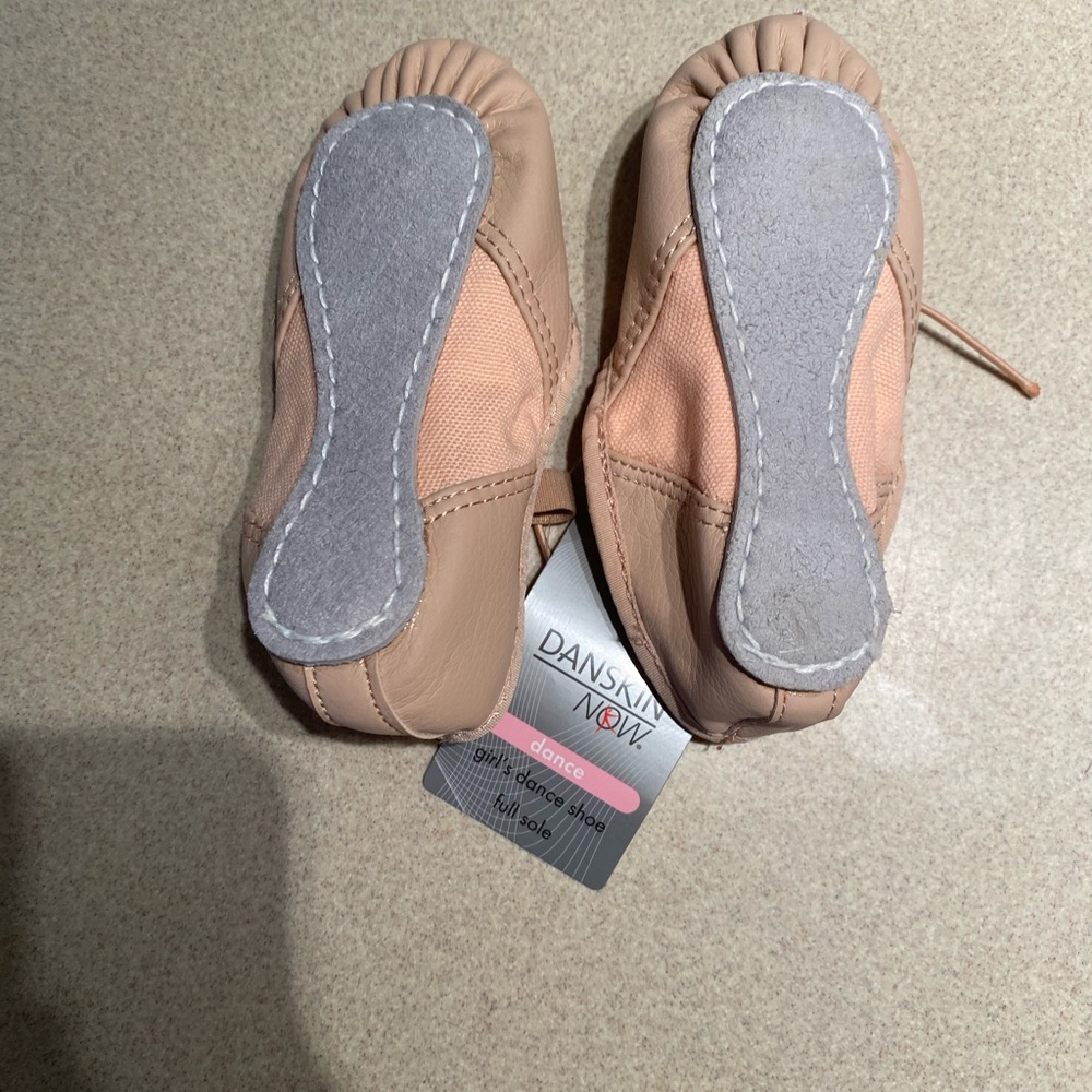 Danskin Now Dance shoes size Toddler 9